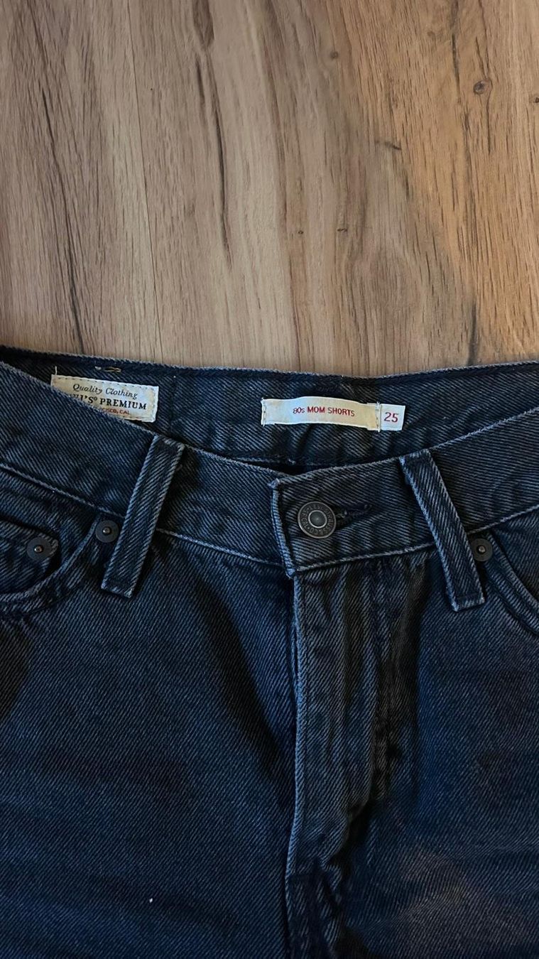Levi's Jeans: Levi's Shorts – Usato da Seengen venduto da nad_cn92 1