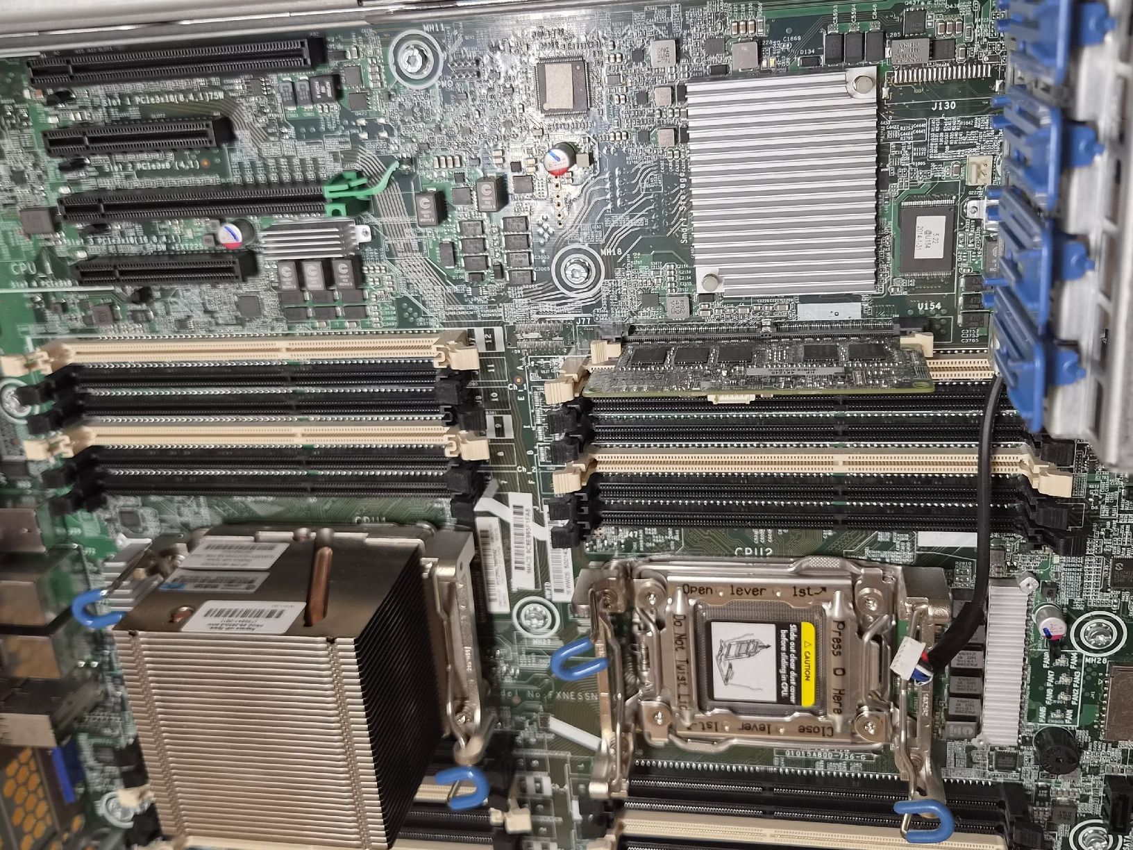 Hewlett Packard Server: HP ProLiant ML350p Gen8 Server Motherboard – Usato da SCHAFFHAUSEN venduto da Atami99 1