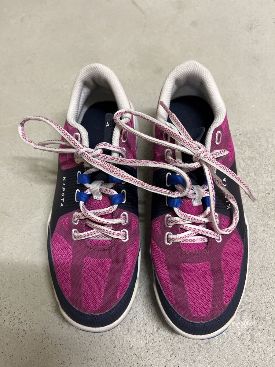 Decathlon Damenschuhe: Neue Volleyball Turnschuhe 37.5 – Neu (gemäss Beschreibung) aus Aesch BL von shuja01