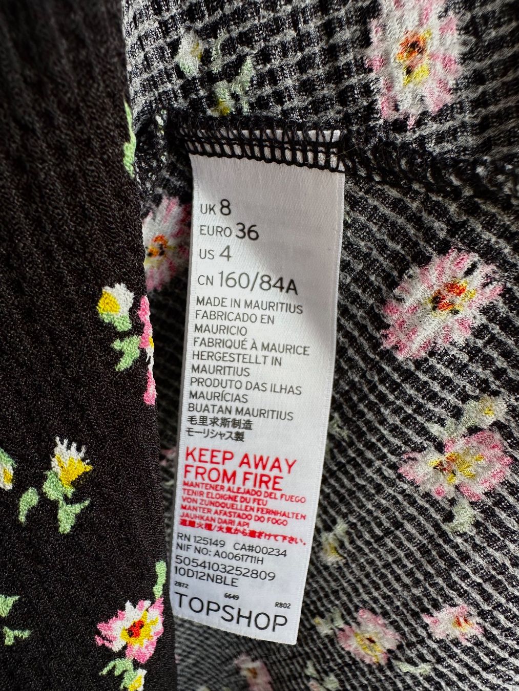 Topshop Kleider: Schwarzes Kleid mit Blumenmuster von Topshop – Gebraucht aus Bern von Fraeuleinhonig 8
