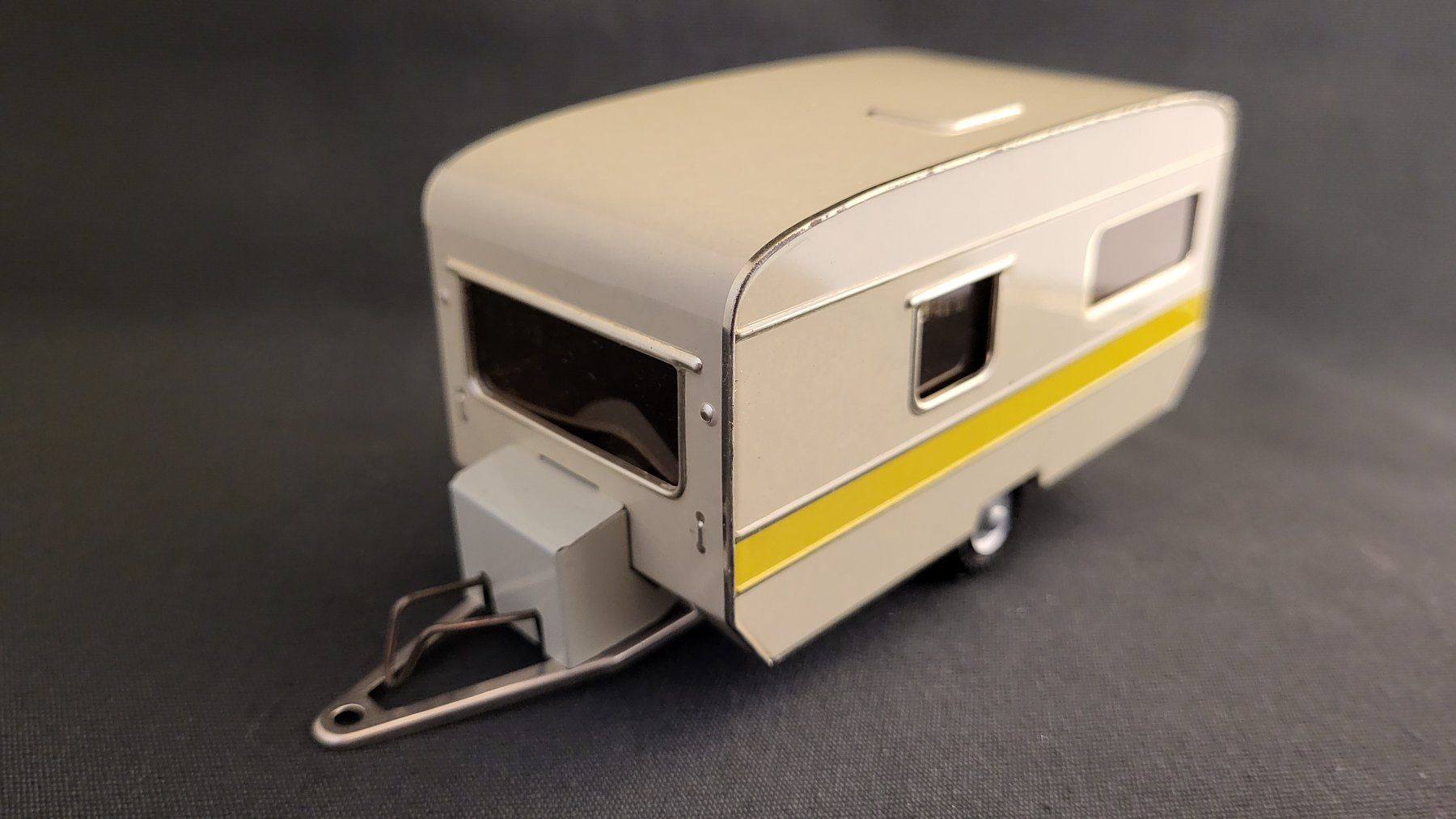 Jouets: Wohnwagen-Anhänger Retro Caravan – Neuf avec emballage d'origine à Basel par spinne02 3