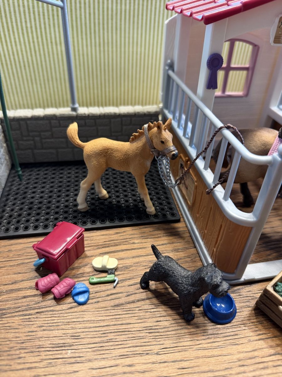 Schleich Giocattoli: Schleich Pferdebox mit Waschplatz – Usato da Auw venduto da grisu81 2