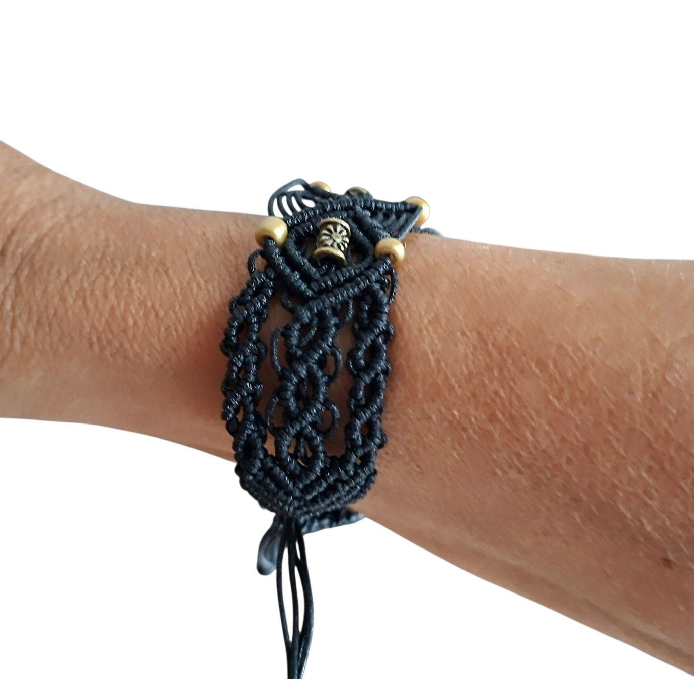 Bracciali & Braccialetti: Handgemachtes Makramee Armband, schwarz mit Goldperlen – Nuovo (secondo la descrizione) da Luzern venduto da Bbig 1