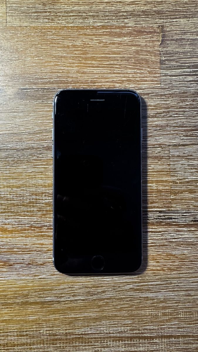 Apple Portables: iPhone 6S gris avec boite, batterie à 83% – D'occasion à Granges-de-Vesin par Dricce36001 1