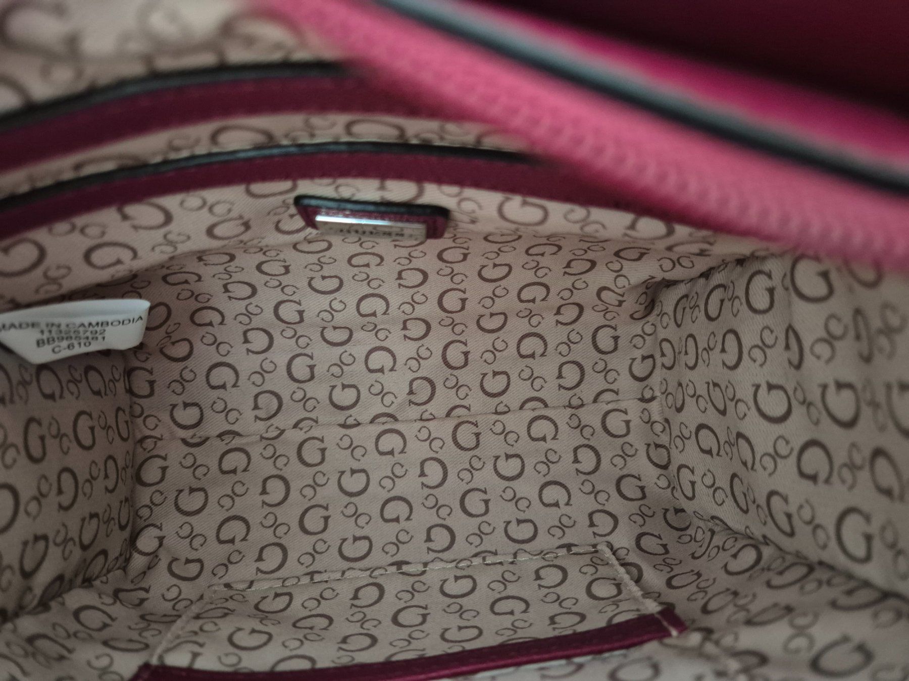 Guess Borse da donna: Neue, originale Guess Tasche Forber Mini in dark cherry – Nuovo e nell'imballaggio originale da St. Erhard venduto da Saskia0 4