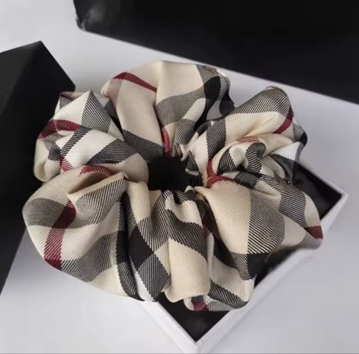 Accessori per capelli: Lot de deux élastiques pour cheveux – Nuovo e nell'imballaggio originale da Châtel-St-Denis venduto da Montclair_Swiss 1