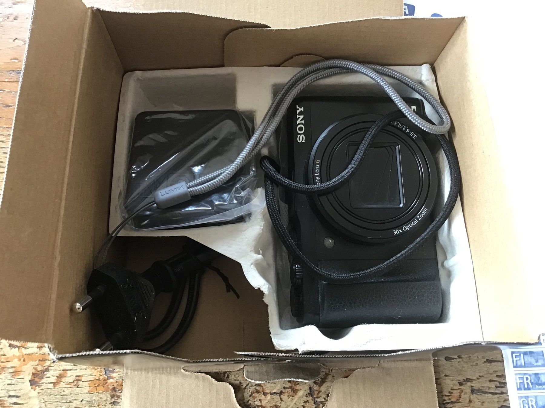 Sony Fotocamera: Sony Cyber-shot DSC HX50V – Usato da Fully venduto da Ruby97 1