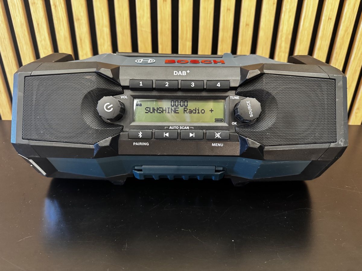 Bosch Radio: Bosch GPB 18V-2 SC Professional DAB+ Baustellenradio Heavy D – Usato da Basel venduto da bau_6tk8 1