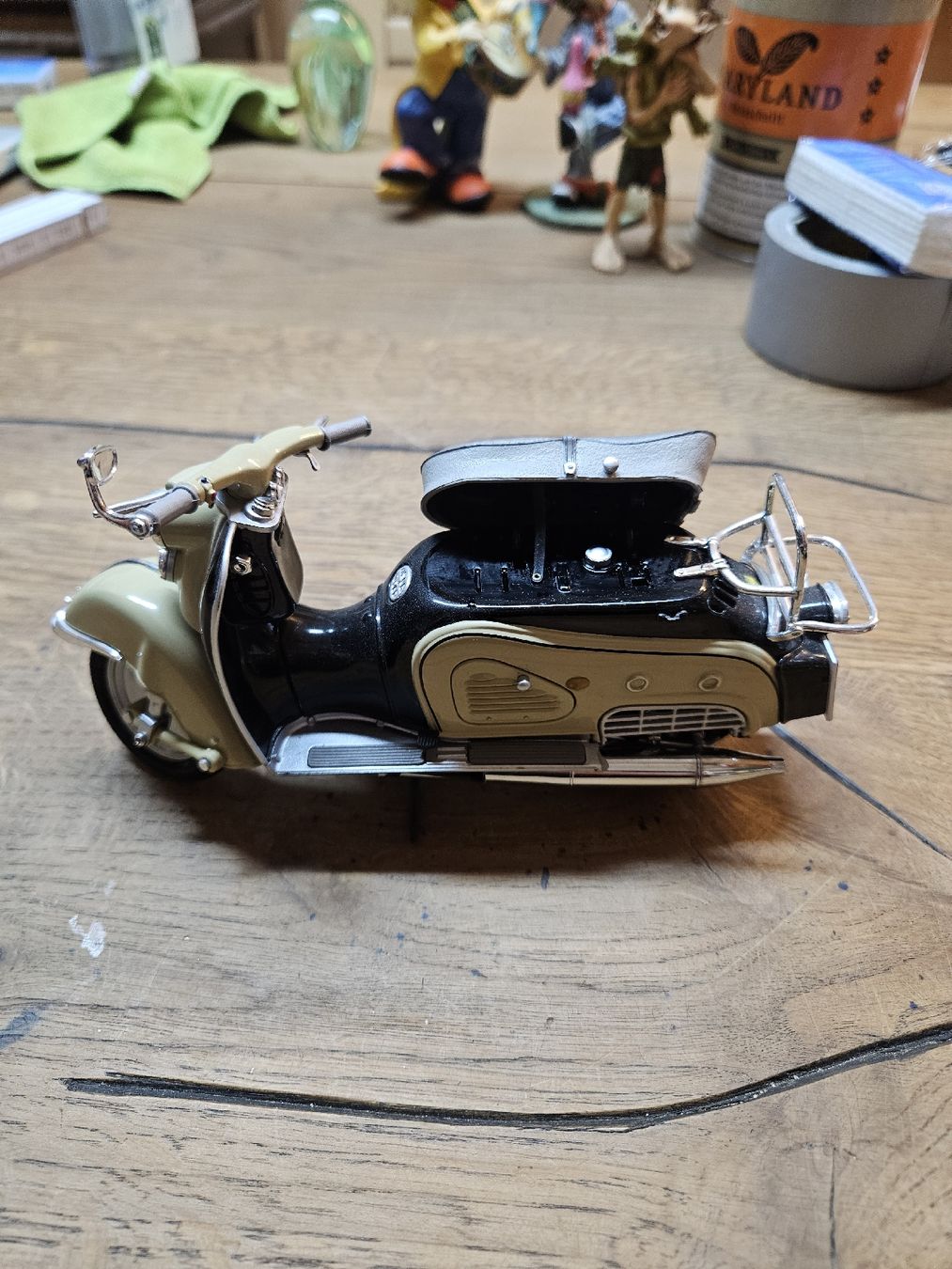 Schuco Kit di modellismo & Modellini statici: Schuco Roller Modell 1:10 (T1) – Usato da Rorschach venduto da TimelessTrading 4