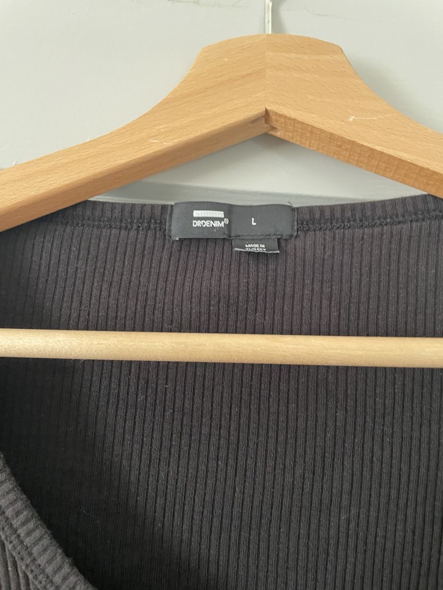 T-shirt: schwarzes langarm tshirt – Nuovo (secondo la descrizione) da Zürich venduto da M500ZH 1