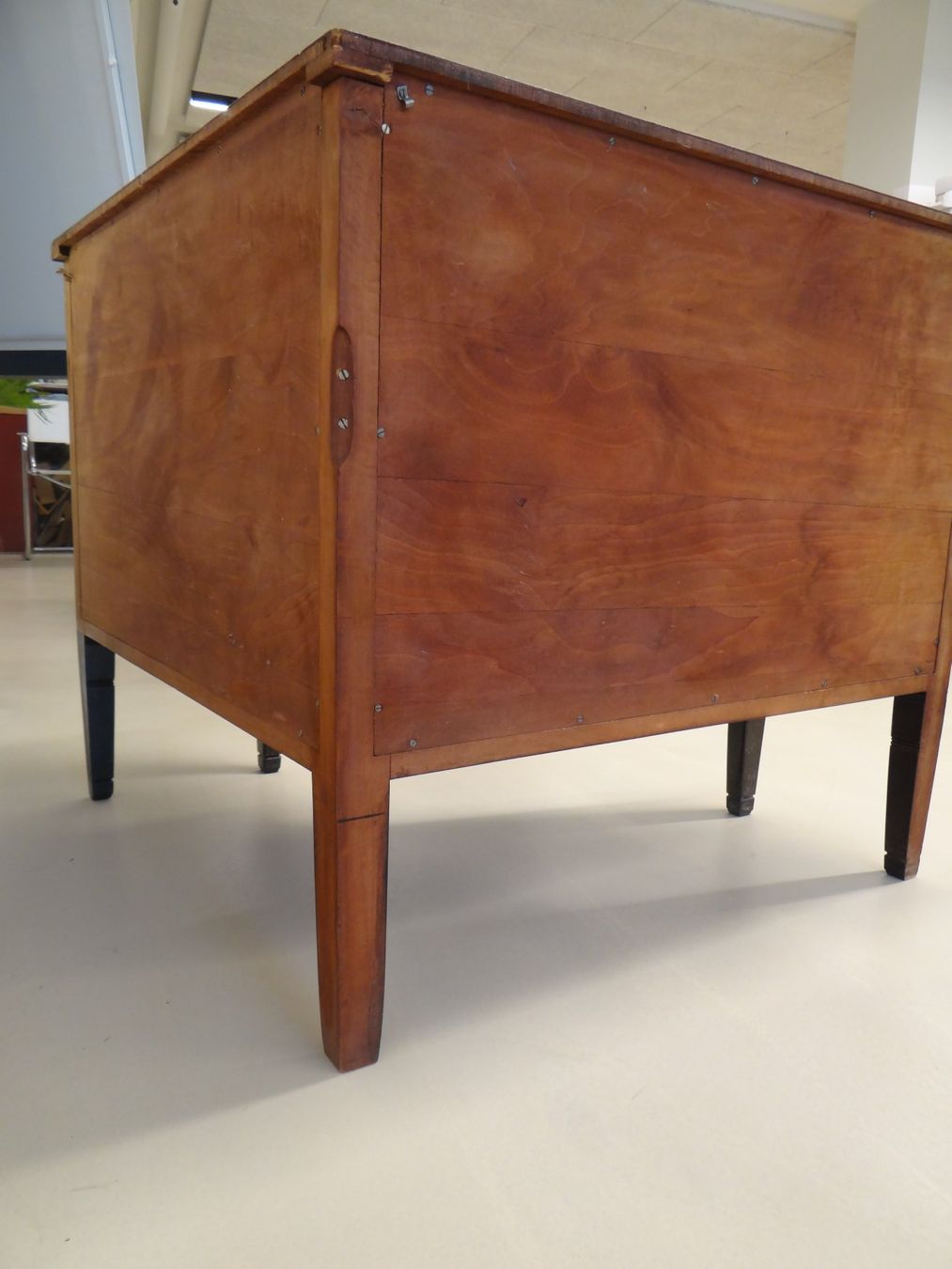 Cassettiere: Einzigartige Art Deco Eck-Kommode Bar Schrank (HE33) – Usato da Basel venduto da B.W.B. 6