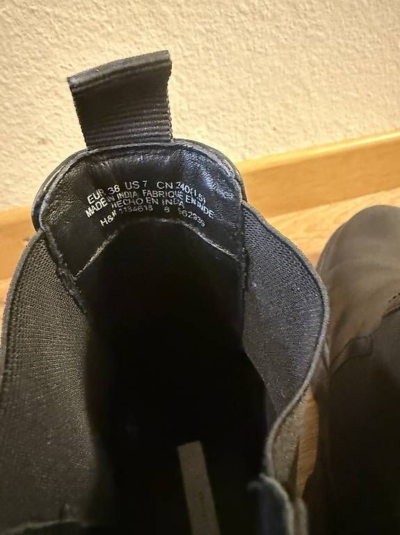 Scarpe da donna: SCHWARZE CHELSEA BOOTS – Usato da Winterthur venduto da fij_f65r 2
