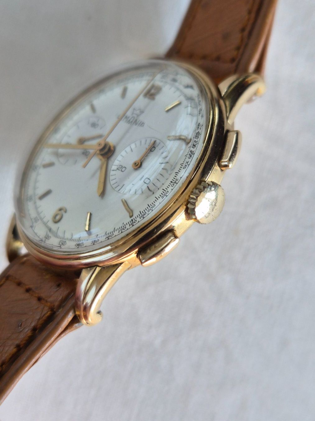 Lemania Uhren: Lemania Chronograph, 18K, von 1945 – Gebraucht aus Chabrey von Horology 3