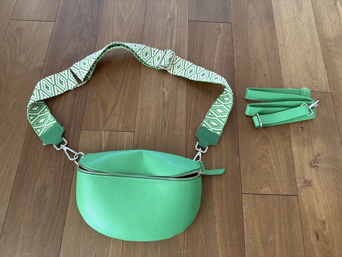 Borse da donna: Bauchtasche Leder grün – Usato da Uetikon am See venduto da egonli