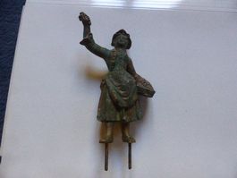 Antike Messing-Figur,Marktfrau,Mode,Korb,Aufsatz