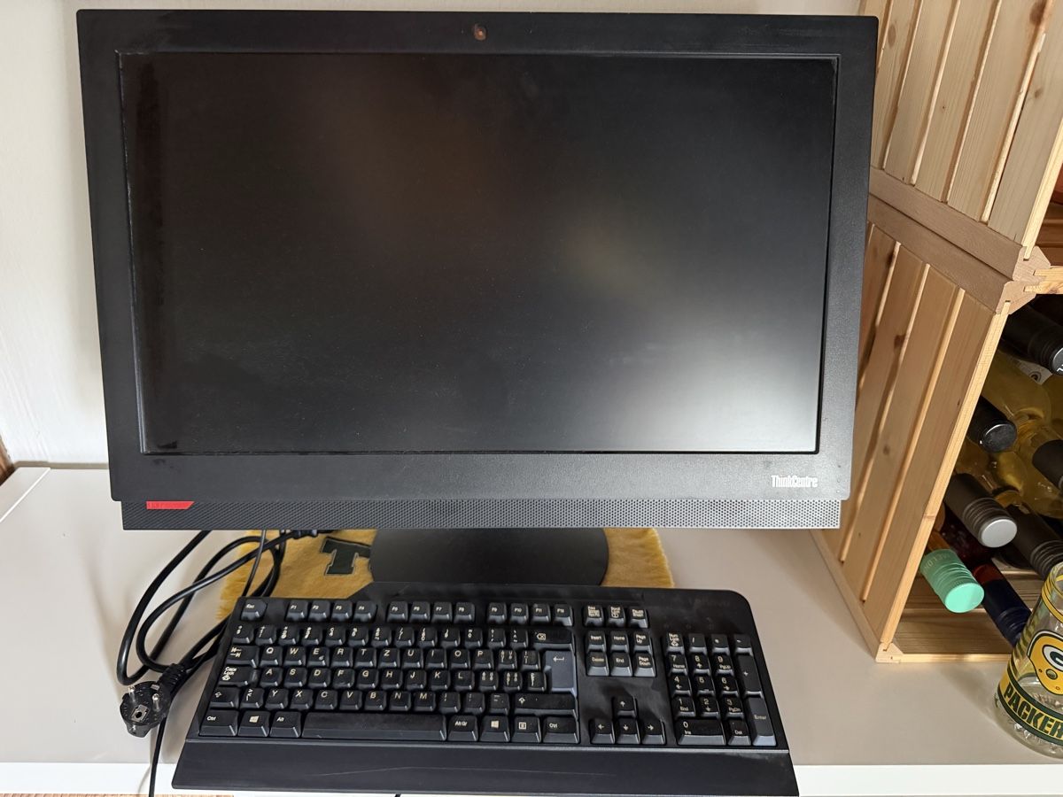 Lenovo PC: Lenovo ThinkCentre All-in-One Computer gebraucht – Usato da Dielsdorf venduto da blizz62