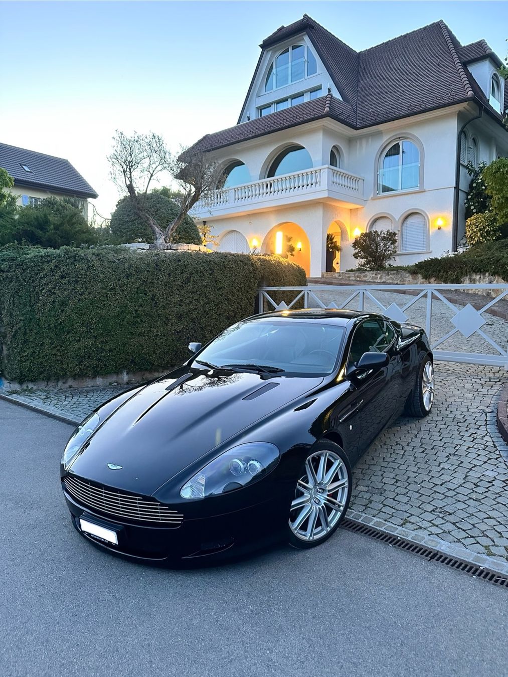 Aston Martin Automobili: Aston Martin DB9 Coupé – Usato da Genève venduto da SovereignWatch 1