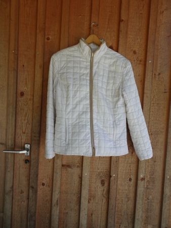 Leichte Steppjacke beige-weiss Gr. M - M85
