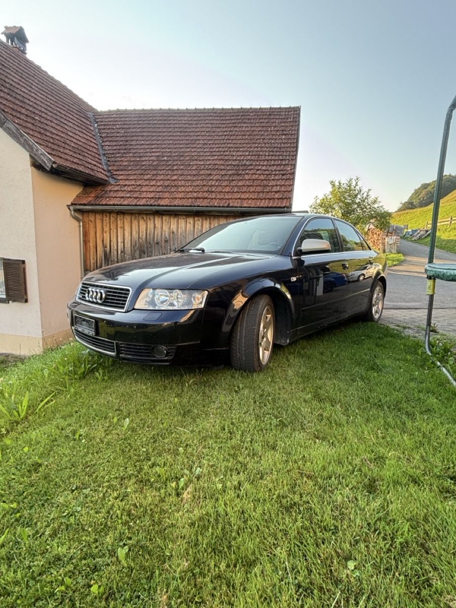 Audi Automobili: Audi A4 B 6 Quattro Limousine – Usato da Flumserberg Portel venduto da J.Mann