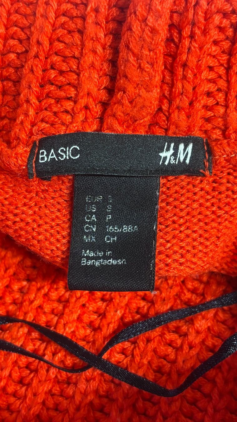 H&M Maglioni & Felpe: Roter Strick-Rollkragenpullover, Gr. S       (7) – Usato da Wallisellen venduto da AS.TZ. 7