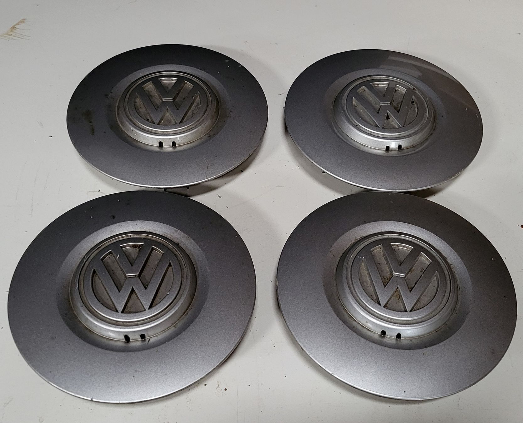 Volkswagen Alle Autoersatzteile: Golf 3 Nabendeckel Stahlfelgen  – Gebraucht aus Hosenruck von MetalMilita
