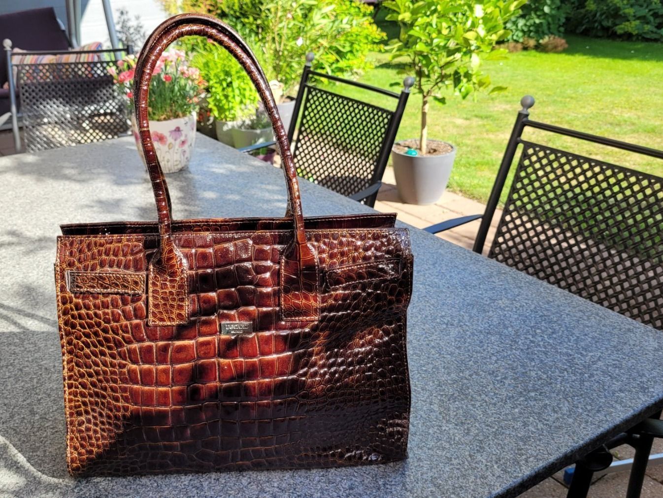 Taschen für Damen: Tasche Lackleder Dunkelbraun – Neu (gemäss Beschreibung) aus Oberweningen von kvo_r5ws