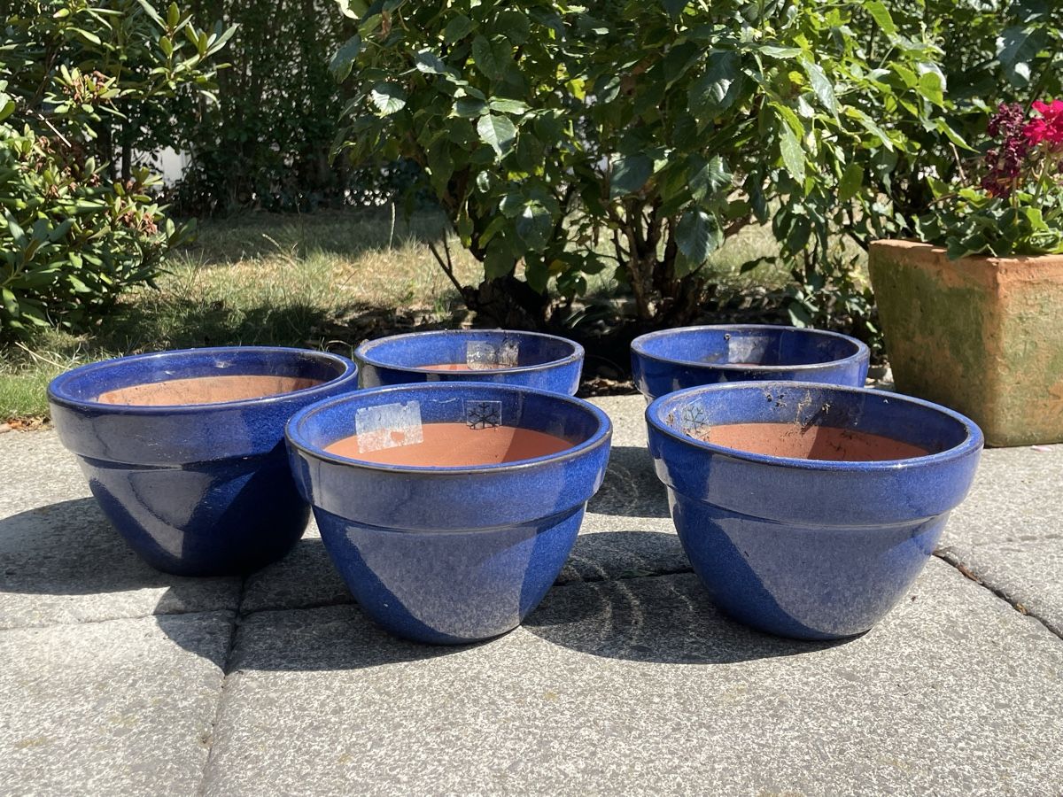Vasi per fiori: 5er Set blaue Pflanztöpfe – Usato da Richterswil venduto da Prangins9 3