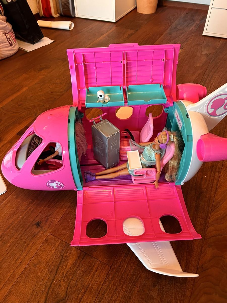 Spielzeuge: Barbie Flugzeug – Gebraucht aus Römerswil LU von Strebu0