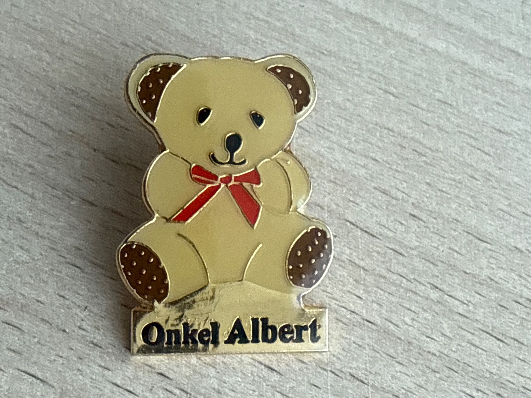 Plaketten & Abzeichen: Pin Onkel Albert – Gebraucht aus Glattbrugg von Schweigmatt