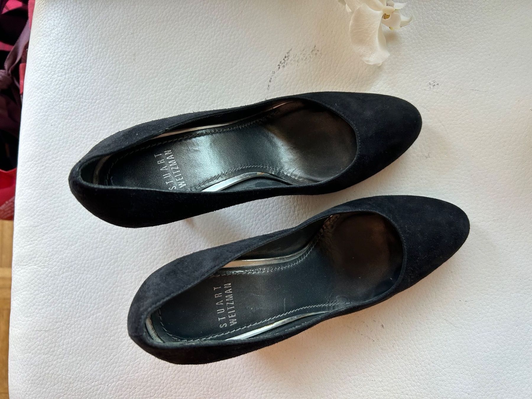 Stuart Weitzman Damenschuhe: Stuart Weitzman suede heels (37) – Gebraucht aus Rüschlikon von Tey_sl 1