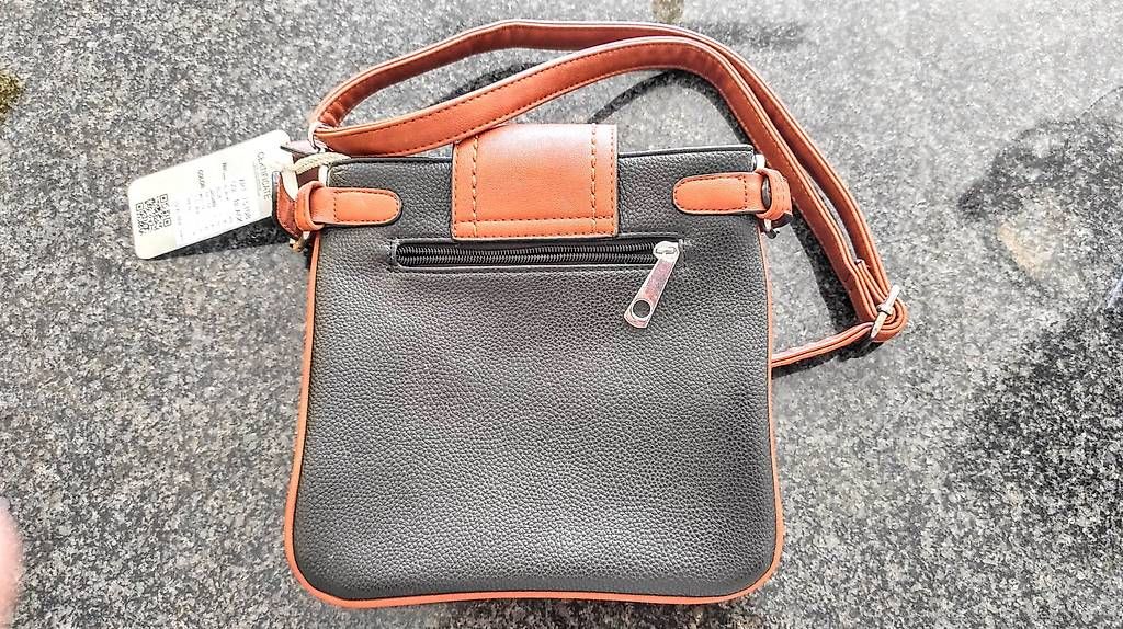 Taschen für Damen: Neue braune Tasche – Gebraucht aus Gersau von irenja 1
