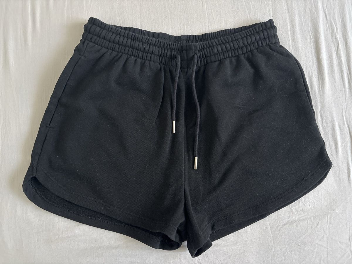 H&M Pantaloni: Shorts H&M S – Usato da Zürich venduto da leonie.vera