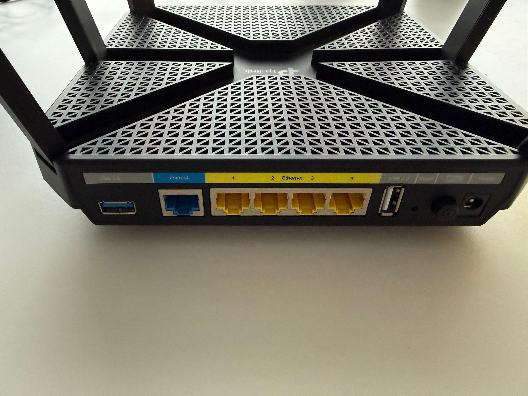 TP-Link Archer C4000 – 4K AC4000 Tri-Band WLAN Router (Gebraucht) in ...