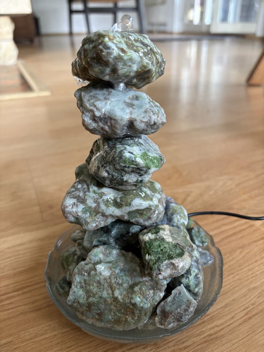 Stagni & Fontane ornamentali: Gabbro Smaragd Dekoration Stein-Brunnen  – Nuovo (secondo la descrizione) da Rüti b. Büren venduto da Sonnen-Mond 1