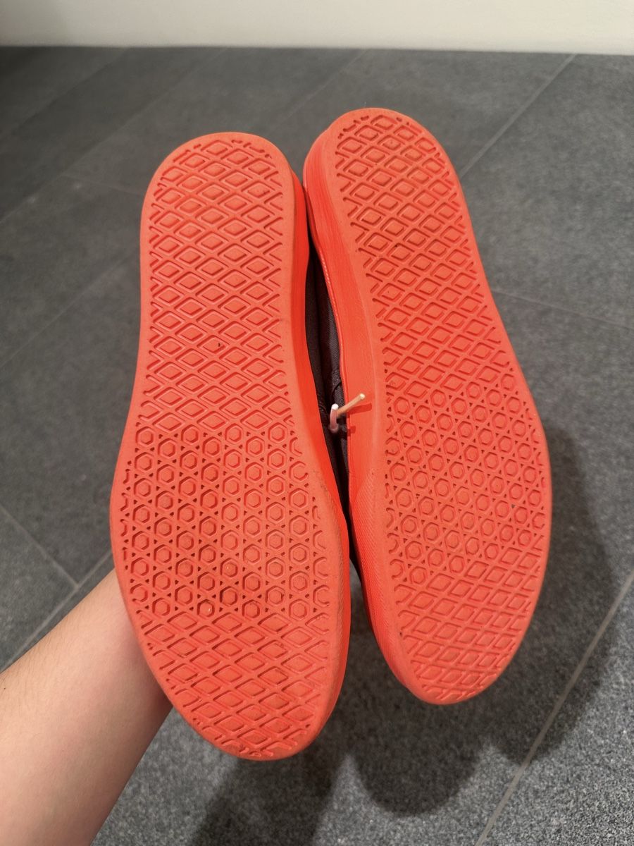 Vans Scarpe da uomo: Van’s men’s sneakers US9.5 – Usato da St. Niklausen LU venduto da lau_259n 1