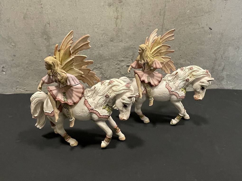 Schleich Spielzeuge: 2 Schleich Pferde, mit Elfen , Bayala, Eyela, Marween – Gebraucht aus Luzern von Feliz 2