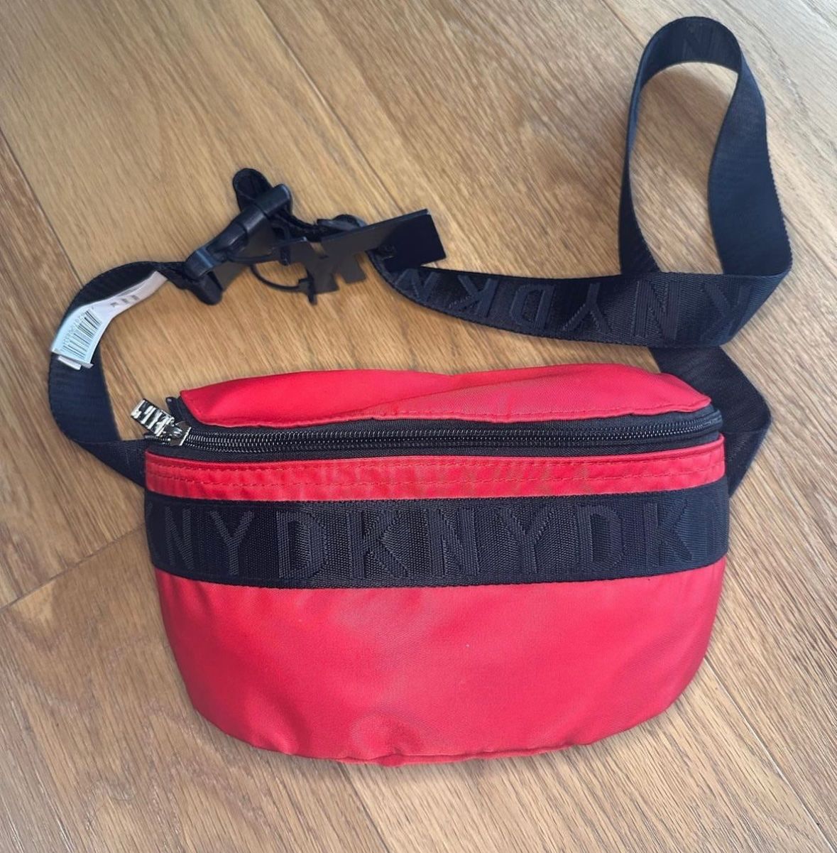 DKNY Taschen für Damen: DKNY Gürteltasche rot – Neu und originalverpackt aus Pfaffhausen von Klaras_second_hand