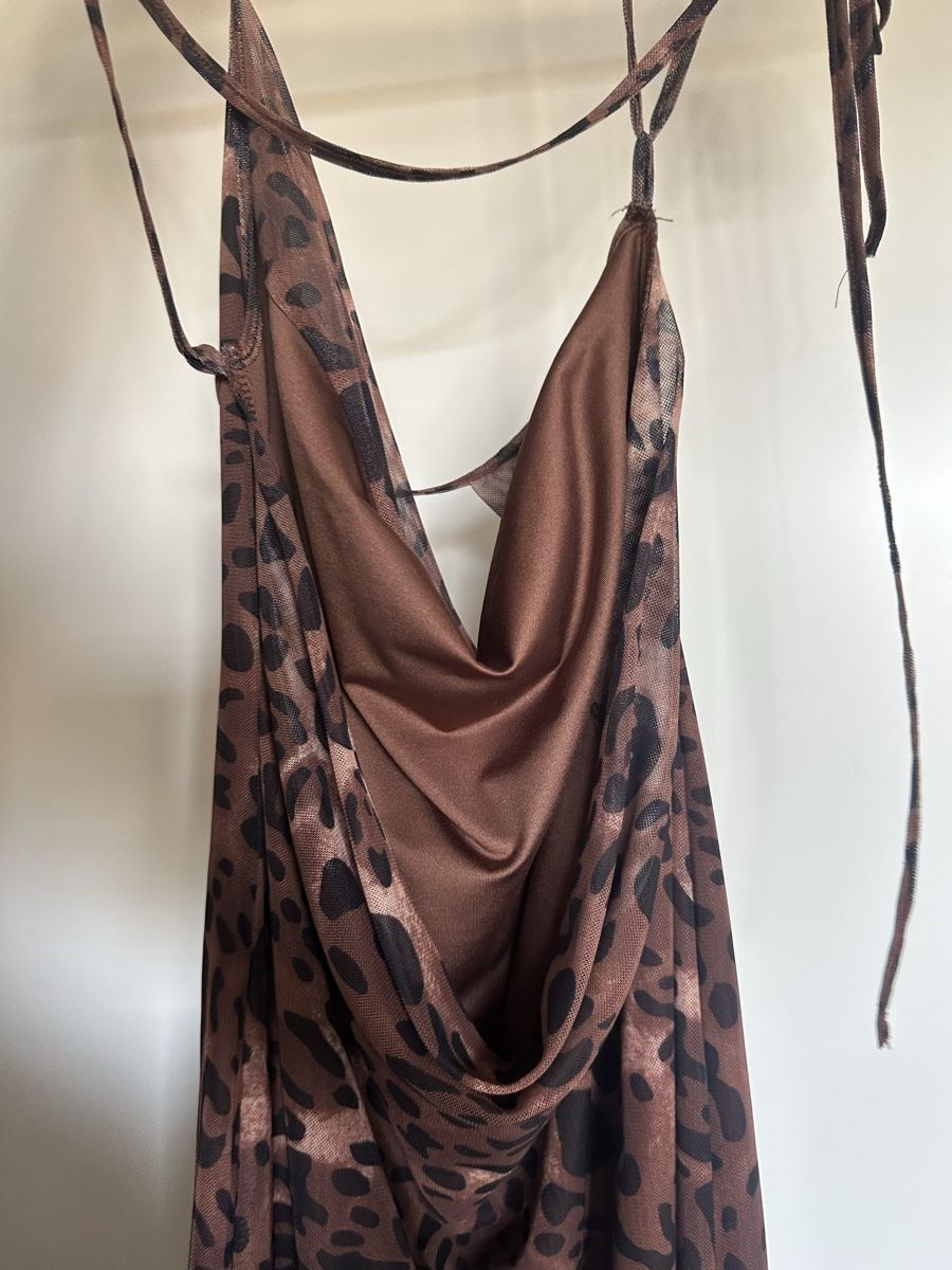 Kleider: Maxikleid mit Leopardenmuster Grösse M neuwertig – Gebraucht aus Reinach BL von Alles_muss_weg00 4