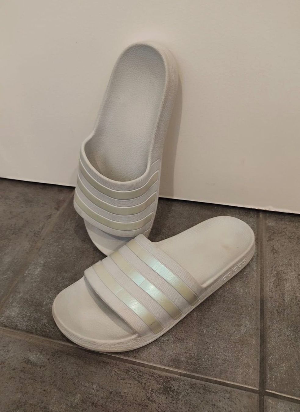 Adidas Chaussures hommes: Adiletten Grösse 42 – D'occasion à Kloten par Narenjina 2
