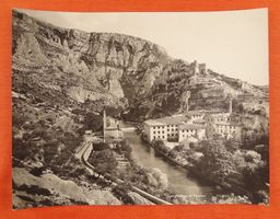 FOTO LA FONTAINE DE VAUCLUSE, FRANKREICH