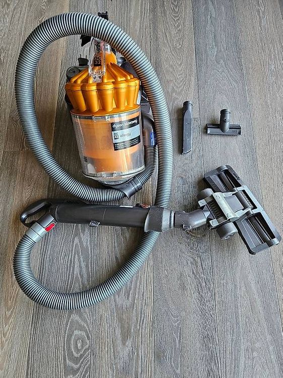 Dyson DC32 Allergy Staubsauger (Gebraucht) in Menzingen für CHF 99 ...