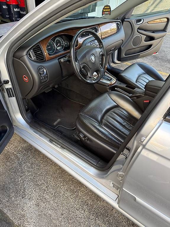 Autos: Jaguar X Type – D'occasion à Zürich par Pia021