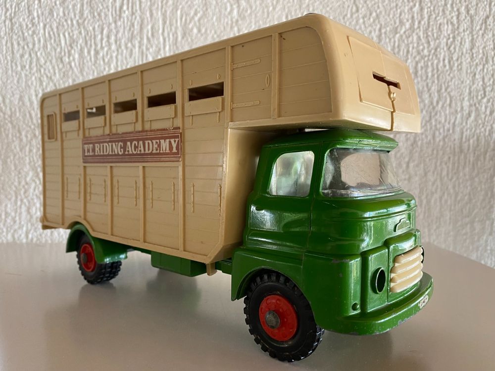 Lot 434 - A vintage Tri-Ang Roadster lorry together