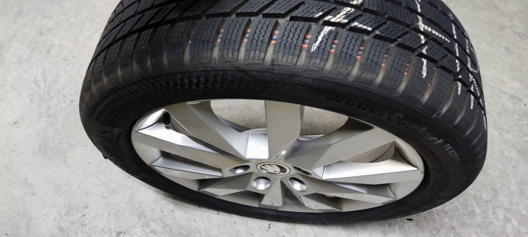 Continental Pneumatici & Ruote complete: Winterkompletträder Satz – Usato da Zürich venduto da iihhss