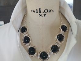 Modernist Vintage.Schicke Statement-Kette schwarze Akzente