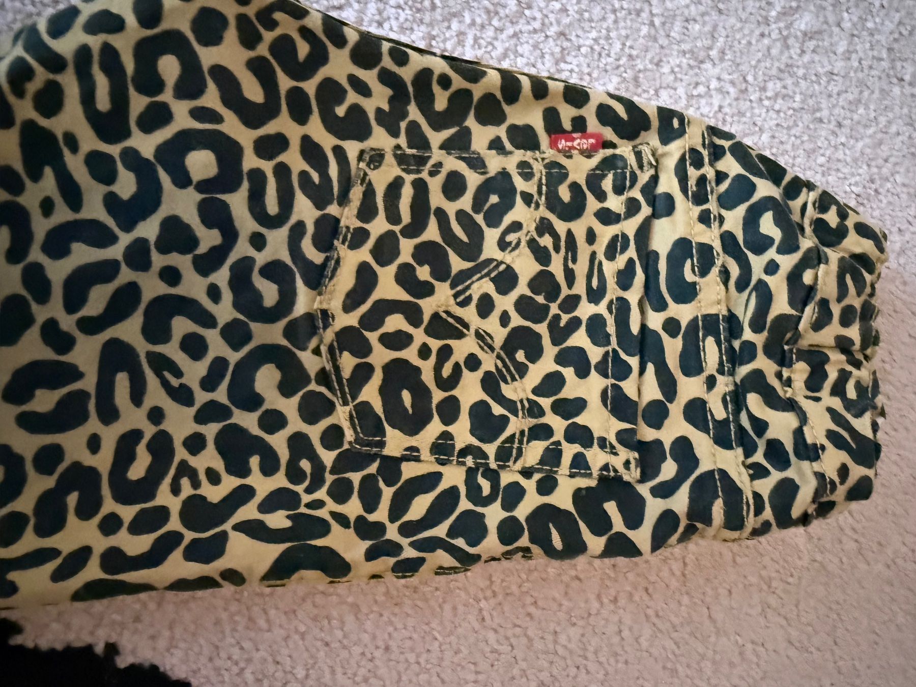 Levi's Pantalons: Levi's Pull-On Jegging mit Leopardenmuster, gebraucht – D'occasion à Tscherlach par ese_wb28 1
