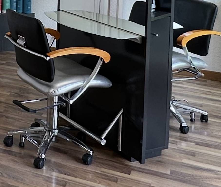 Chaises: Coiffeurstühle – D'occasion à Kreuzlingen par Deli07 1