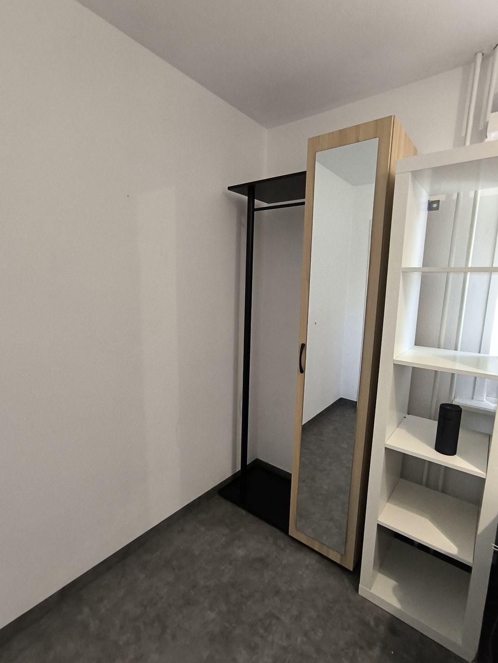 Garderobe: Garderobe mit Spiegelschrank – Gebraucht aus Oberuzwil von sch_52p7