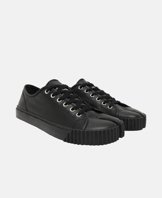 Maison Margiela Scarpe da uomo: Maison Margiela Tabi Leather Low 'Black' (40) – Nuovo e nell'imballaggio originale da Biel/Bienne venduto da Beat39