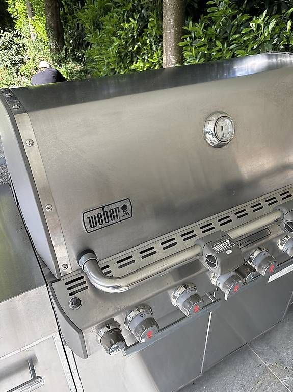 Griglie: Cuisine extérieure avec BBQ Weber Summit intégré – Usato da Jussy venduto da bru_xl8z 1
